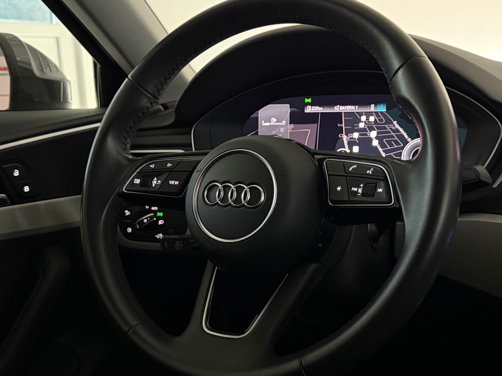 Fahrzeugabbildung Audi A4 Lim. 40 TFSI S LINE/VRTL COCKPIT+/MASSAGE