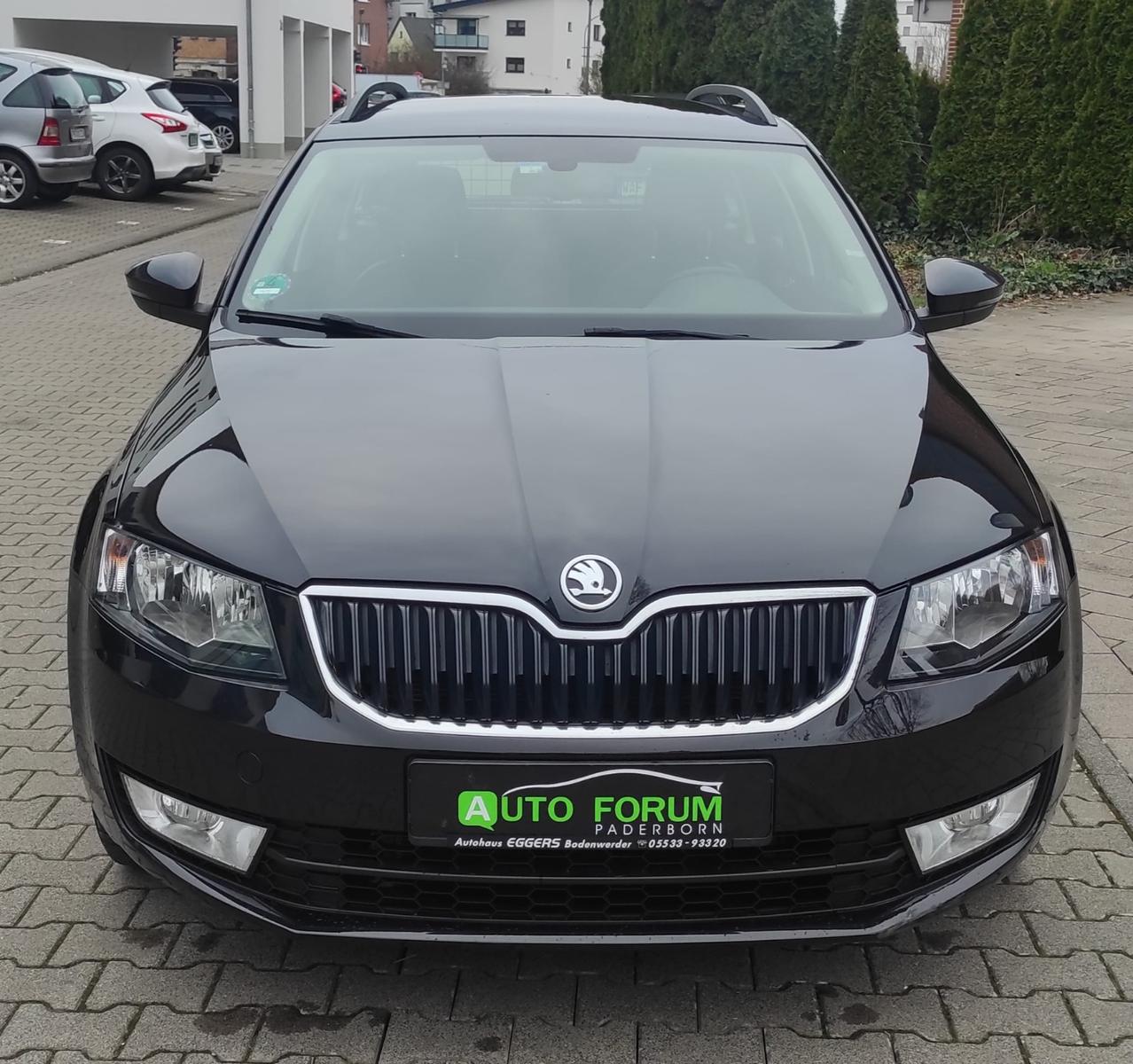 Skoda Octavia Combi Elegance*1.8*132KW*Topgepflegt*AHK