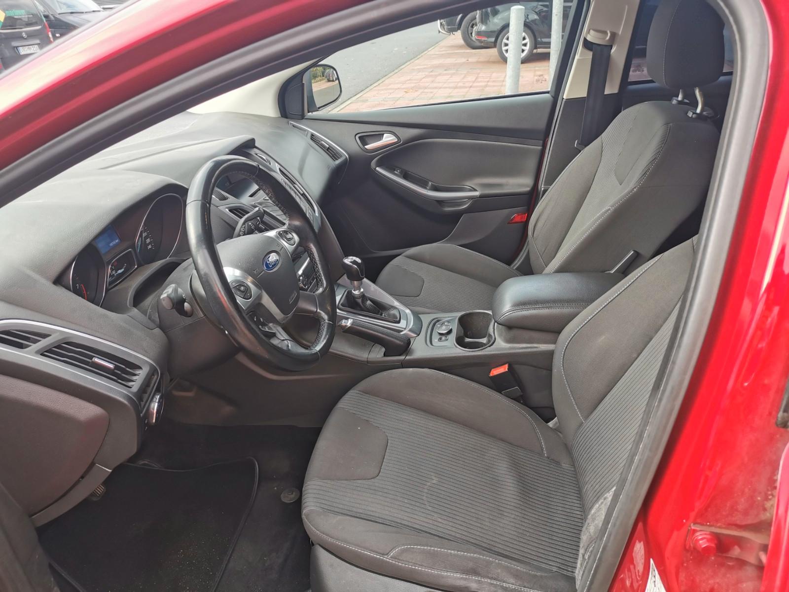 Ford Focus 2013 — photo 12