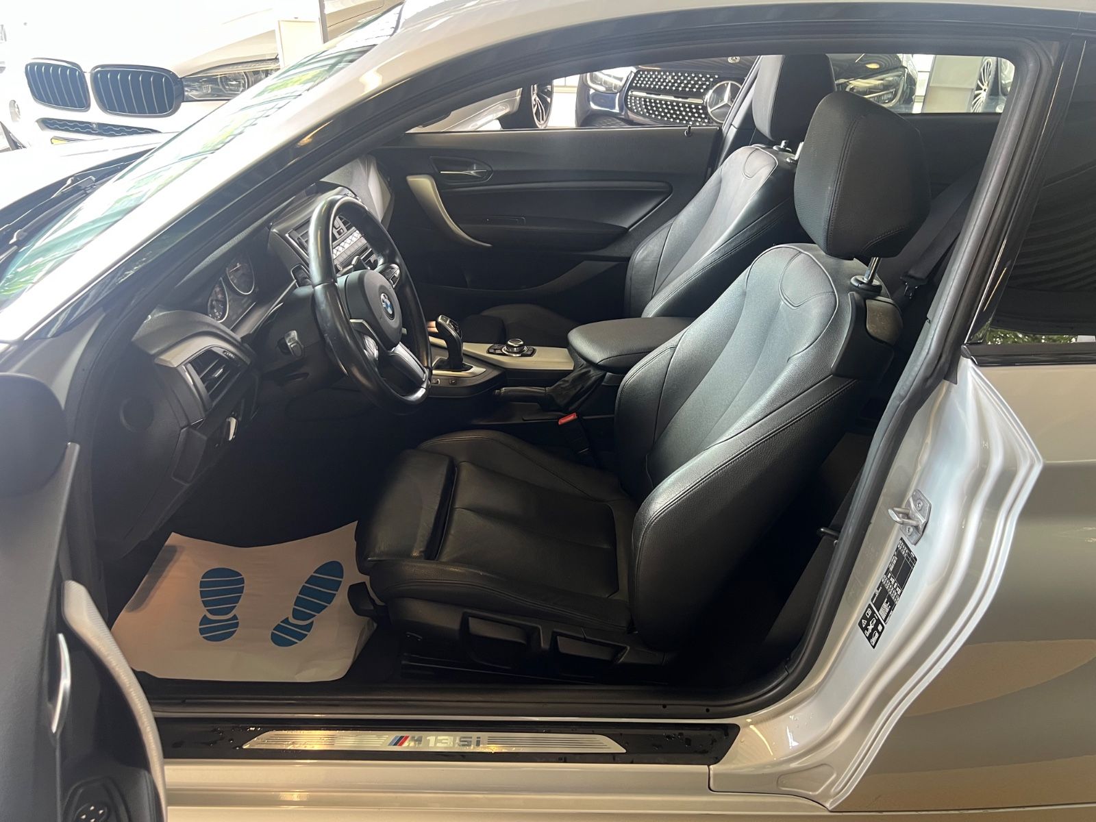 Fahrzeugabbildung BMW M135 i xDrive * SCHIEBEDACH * LEDER *