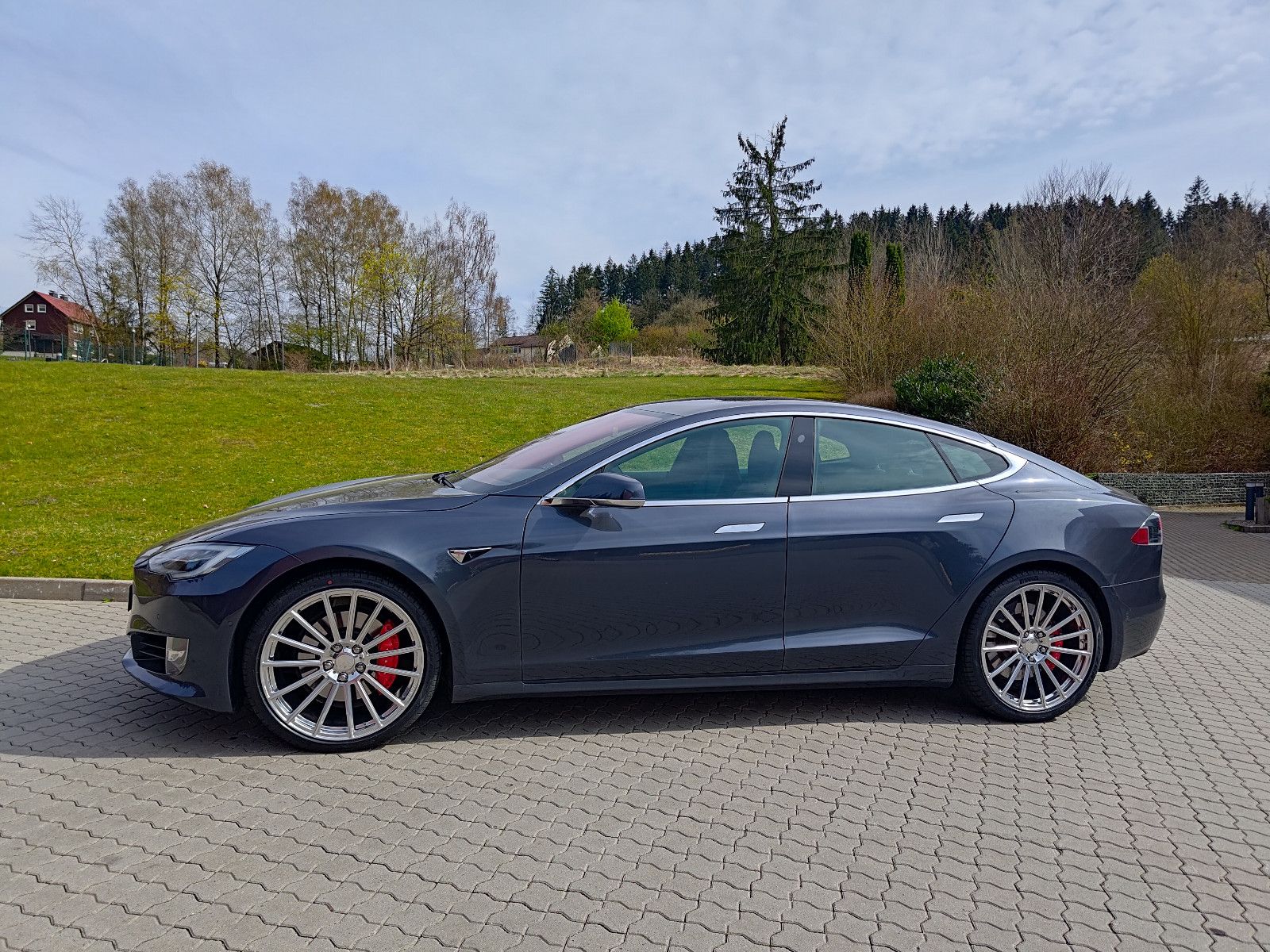 TESLA Model S P100D Sitzbelüftung wenig km 