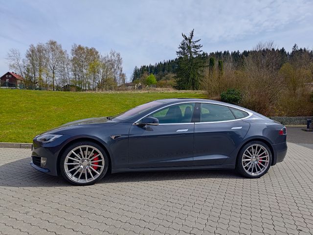 TESLA Model S P100D Sitzbelüftung wenig km 
