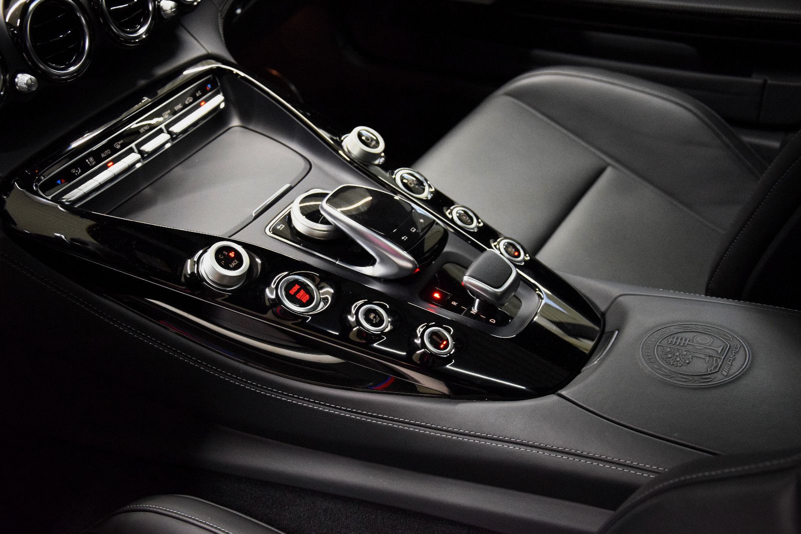 Fahrzeugabbildung Mercedes-Benz AMG GT S Pano Burmester Performance-Sitze 2.Hand