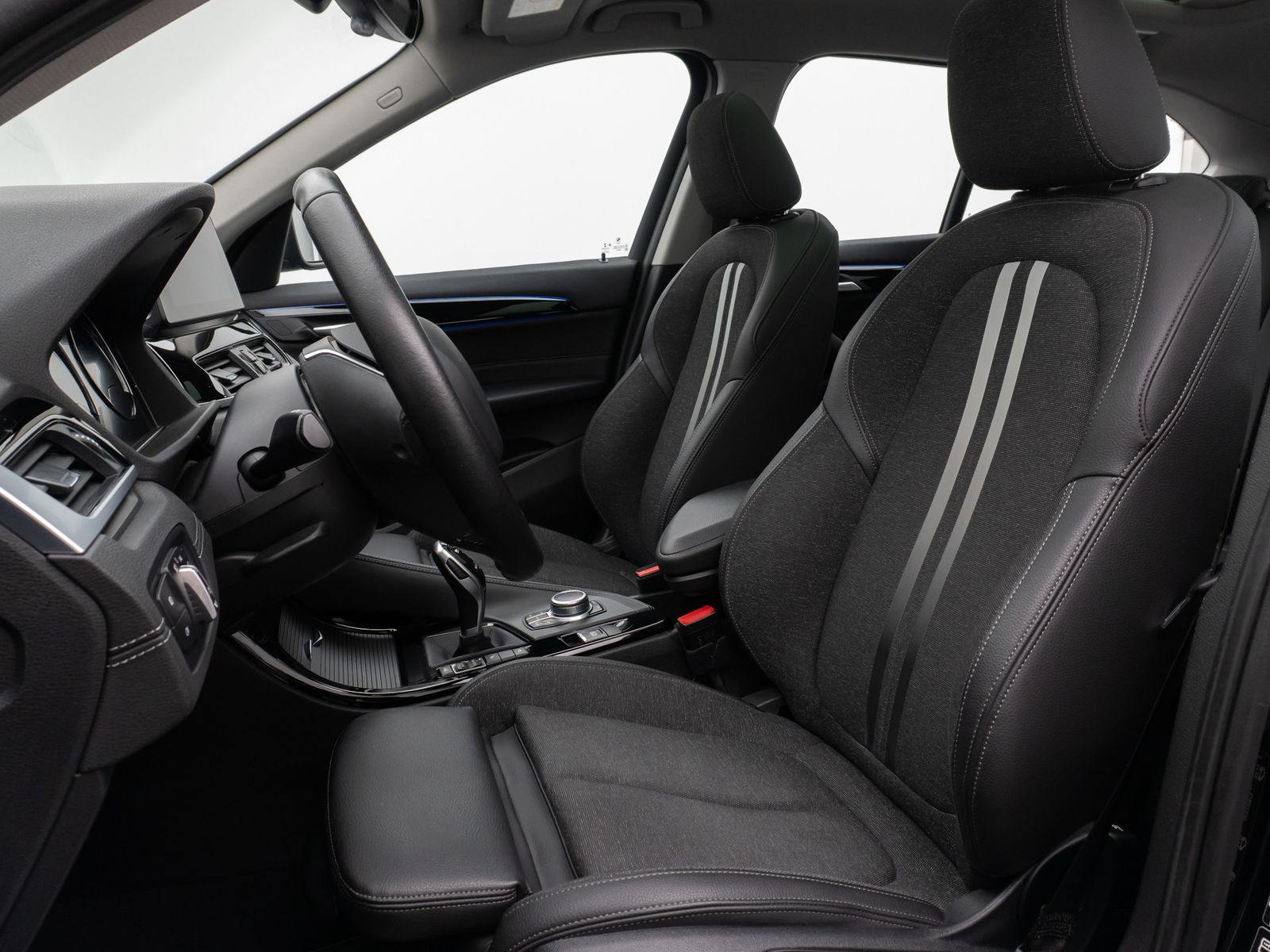 Fahrzeugabbildung BMW X1 xD20i Sport Line Panorama Kamera HUD DAB HiFi