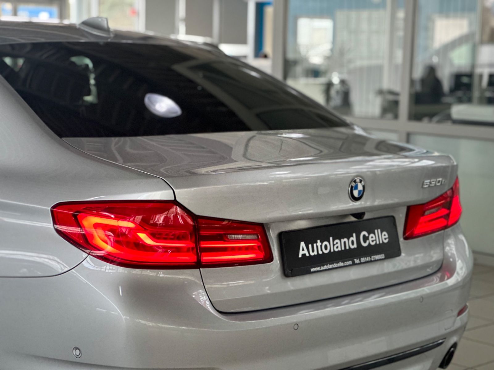 Fahrzeugabbildung BMW 530e iP Sport Line ACC Kamera HUD DAB HiFi