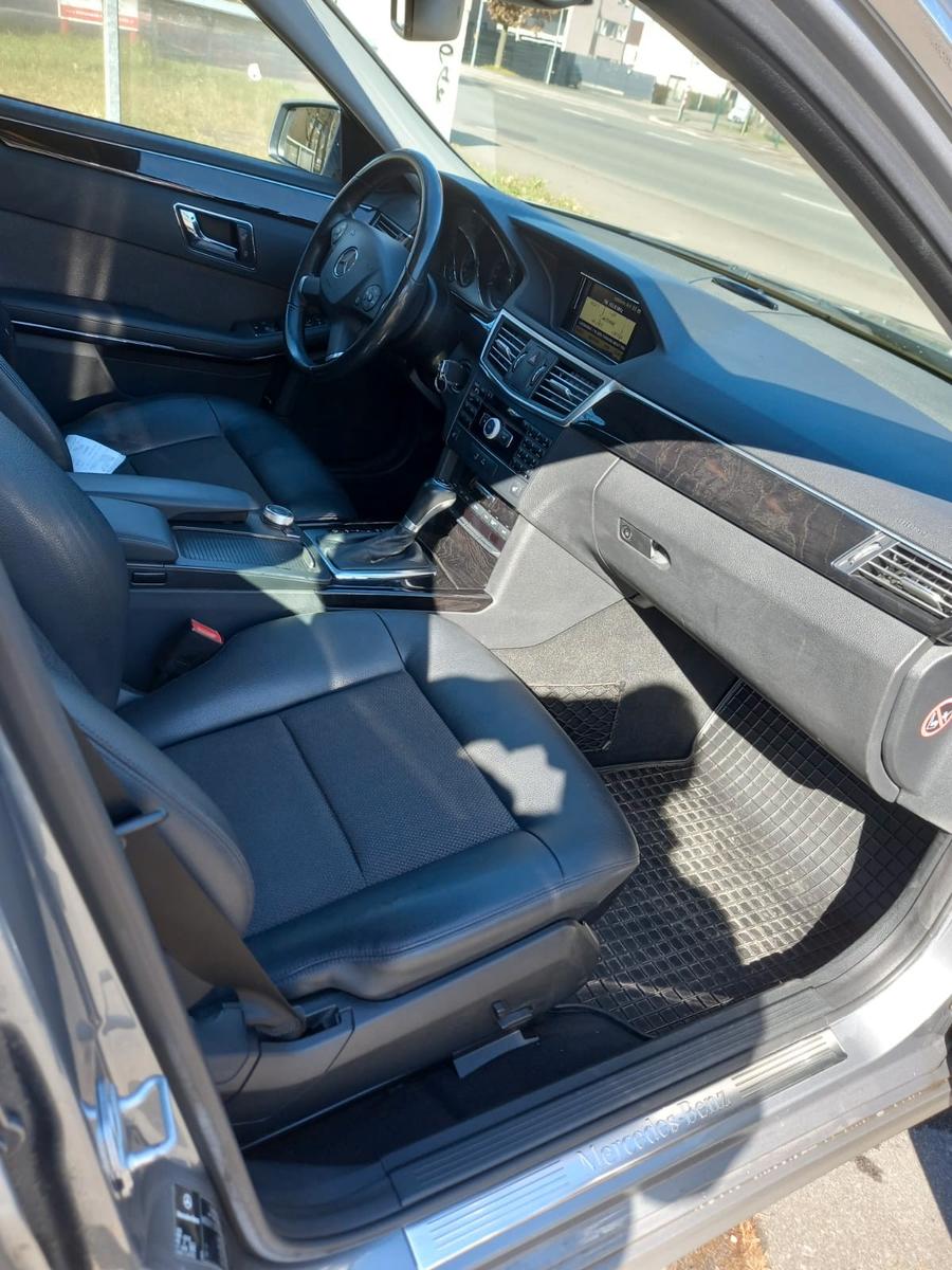 Mercedes-Benz E 220 CDI T BlueEFFICIENCY ELEGANCE ELEGANCE