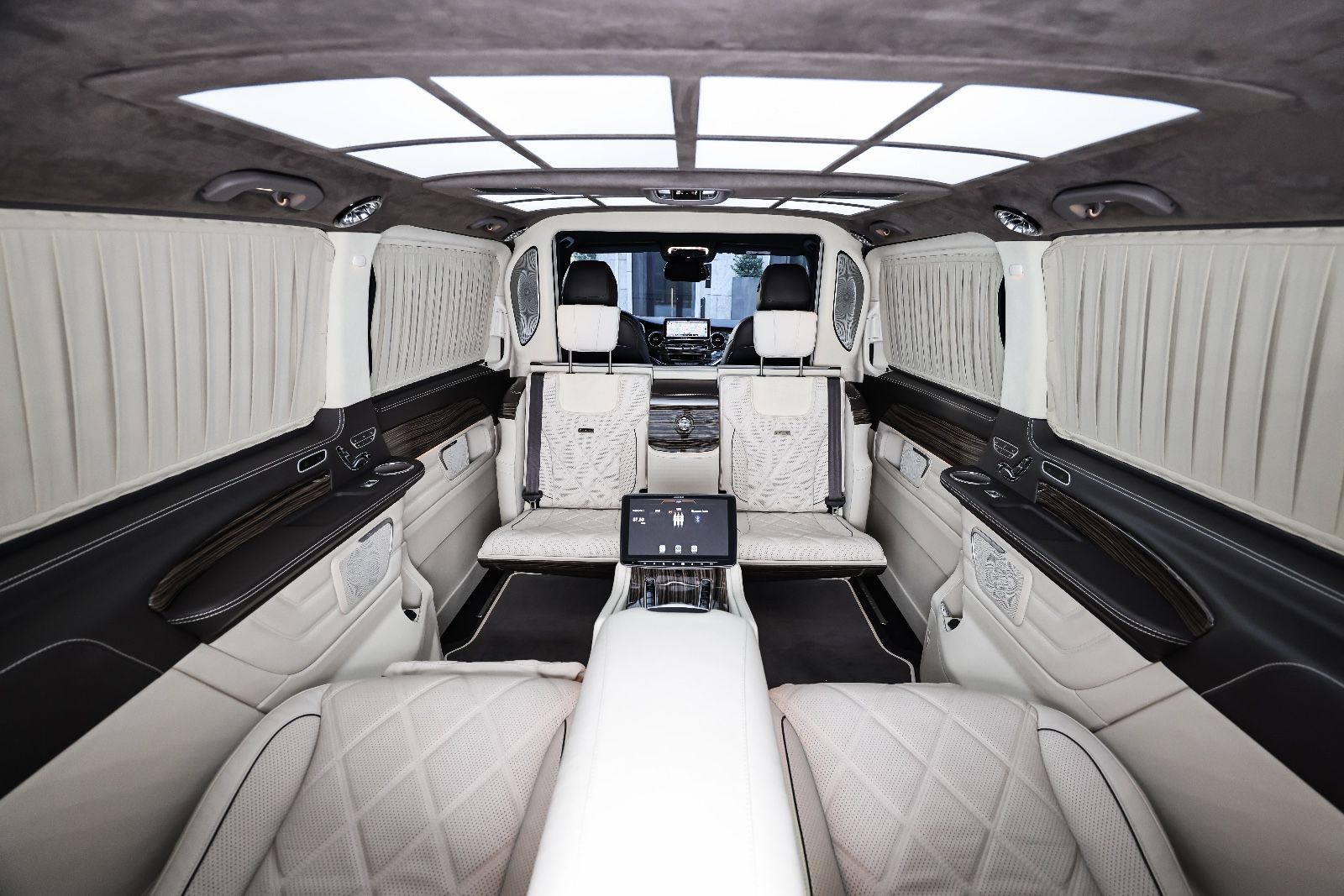 Mercedes-Benz V 300 d 4MATIC Extralong | Airmatic | VIP Luxury imagem 3
