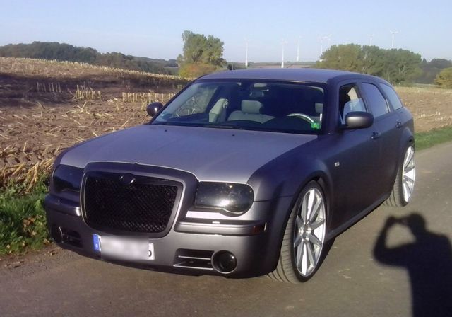 Chrysler 300c Kombi 5.7 V8 Airride foliert...