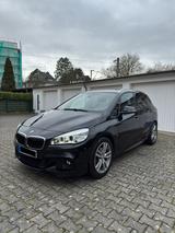 BMW 220 Active Tourer 220i M Sport M Sport - BMW 220 Active Tourer in Frankfurt (Main)