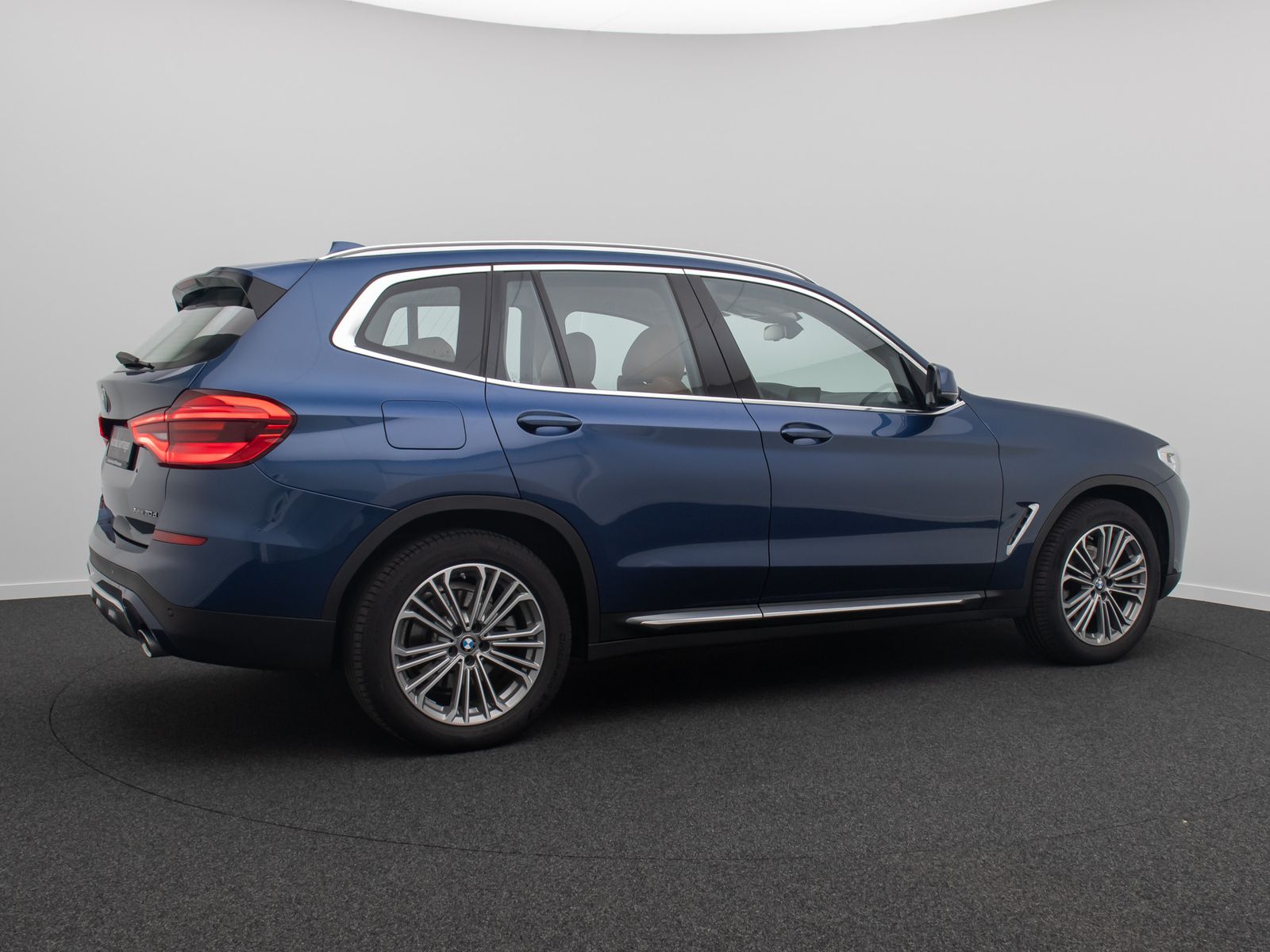 Fahrzeugabbildung BMW X3 xD20d LuxuryLine Alarm DAB Sport Leder 19Zoll