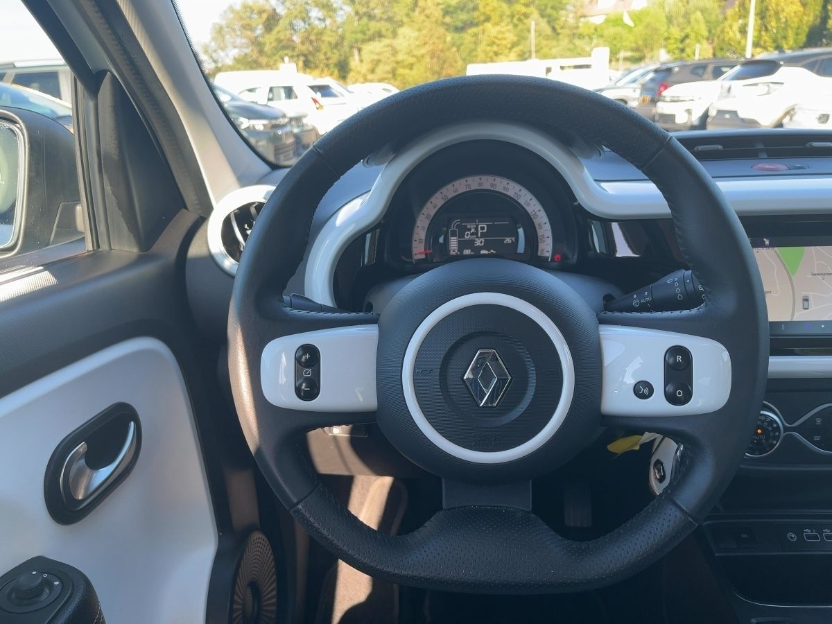 Fahrzeugabbildung Renault Twingo E-TECH 100% el. E-Tech 100% elektrisch - mit KI generiert/bearbeitet