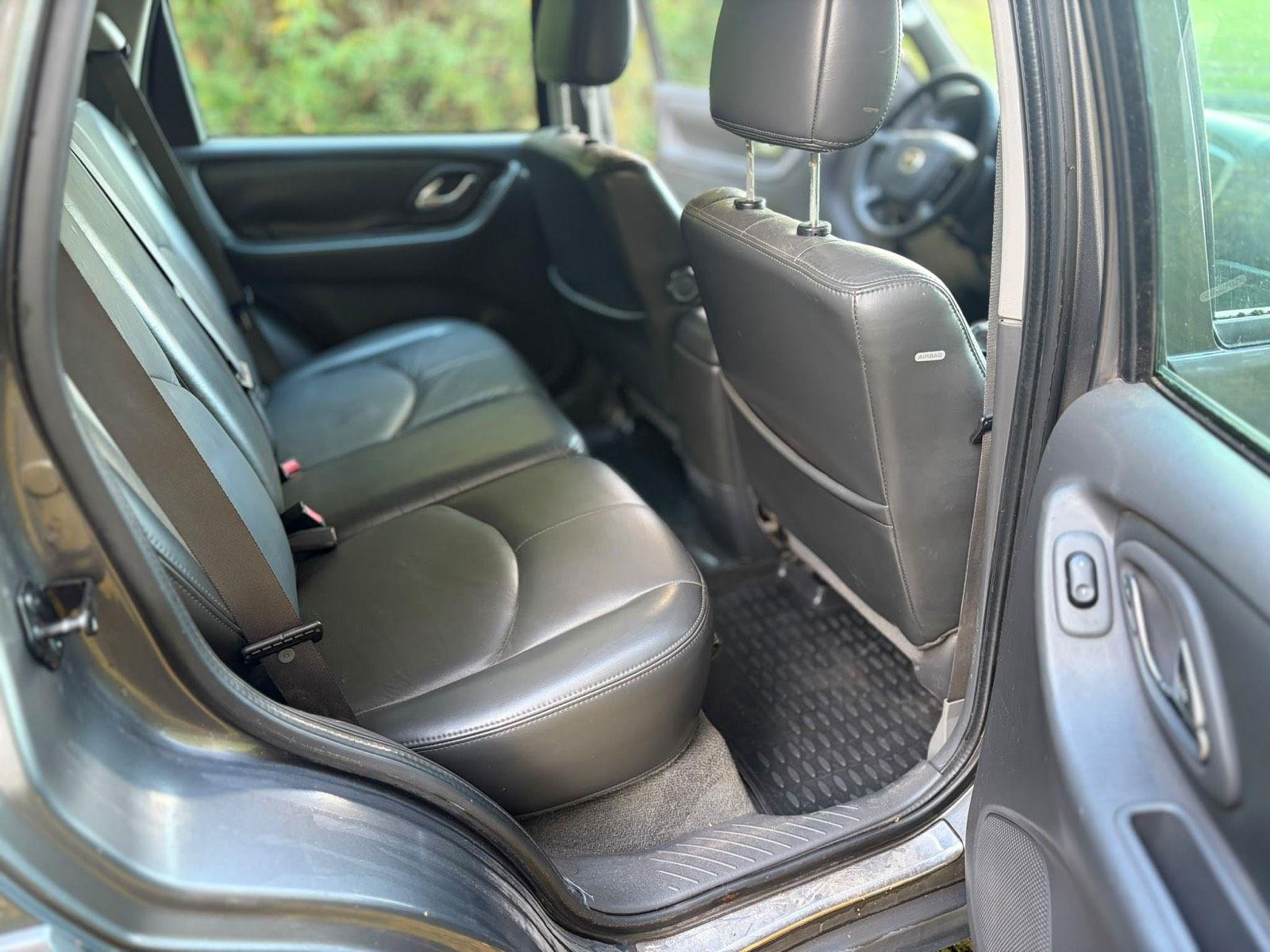 Mazda Tribute 2006 — photo 9