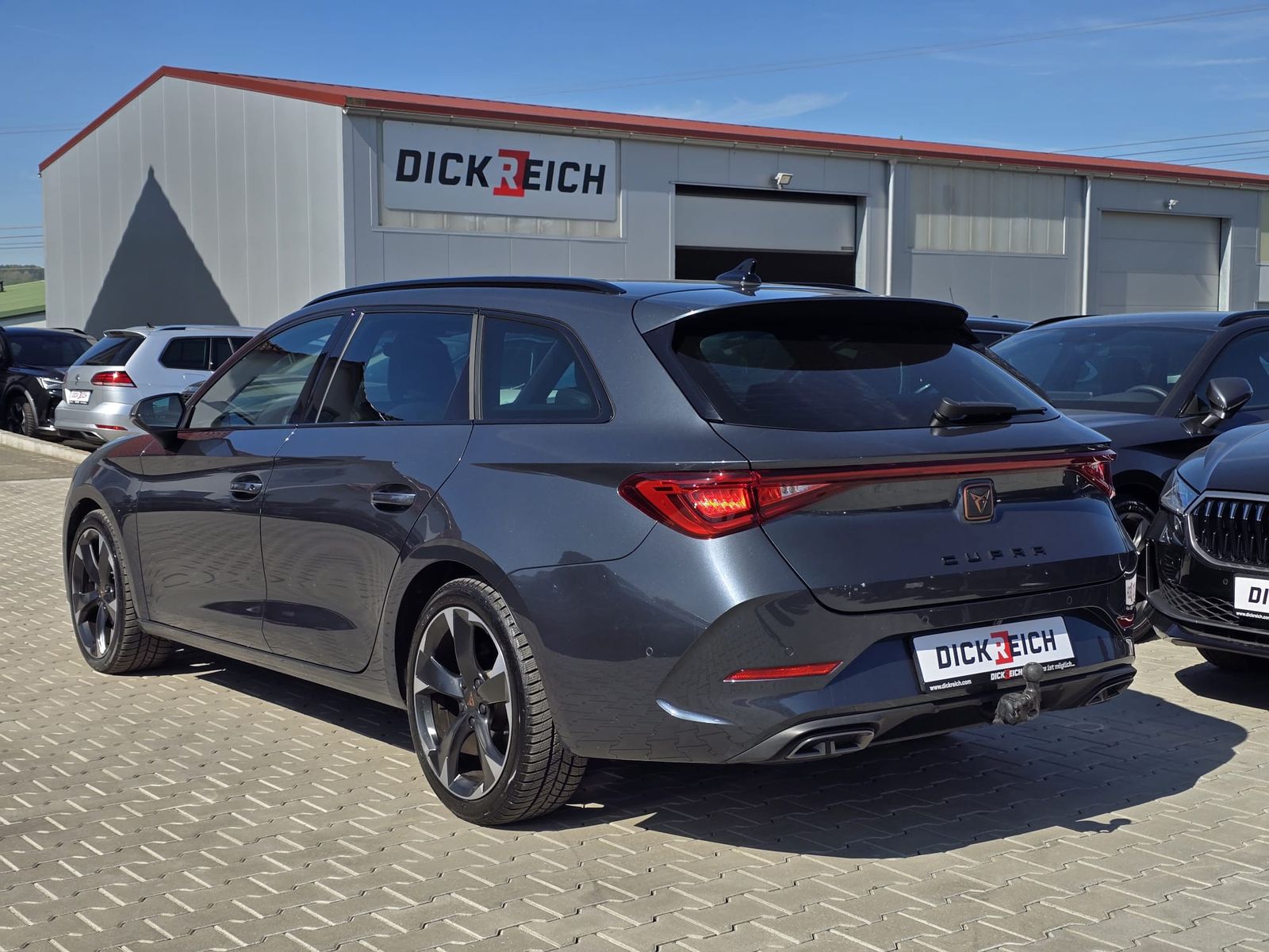 Fahrzeugabbildung CUPRA Leon 1.5 eTSI DSG MATRIX-LED*ACC*AHK*KAMERA*18"