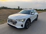 Audi e-tron 50 quattro  - Audi e-tron: 50