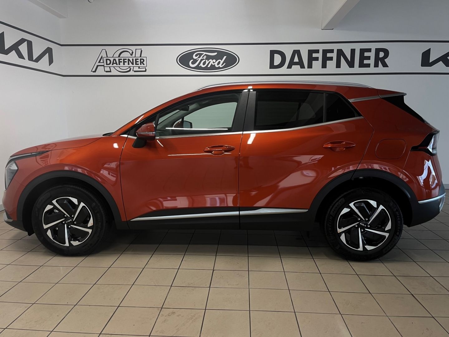 Fahrzeugabbildung Kia Sportage 1.6 T-GDI Vision, Teilleder, Navi, Elkt