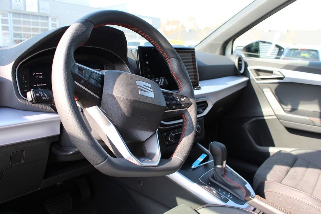 Fahrzeugabbildung SEAT Arona  1.5 TSI  DSG FR