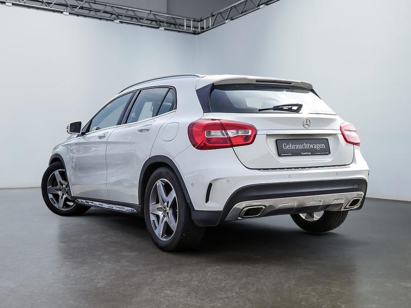 Mercedes-Benz GLA 250 AMG KOM AMG PANO PDC SHD SHZ