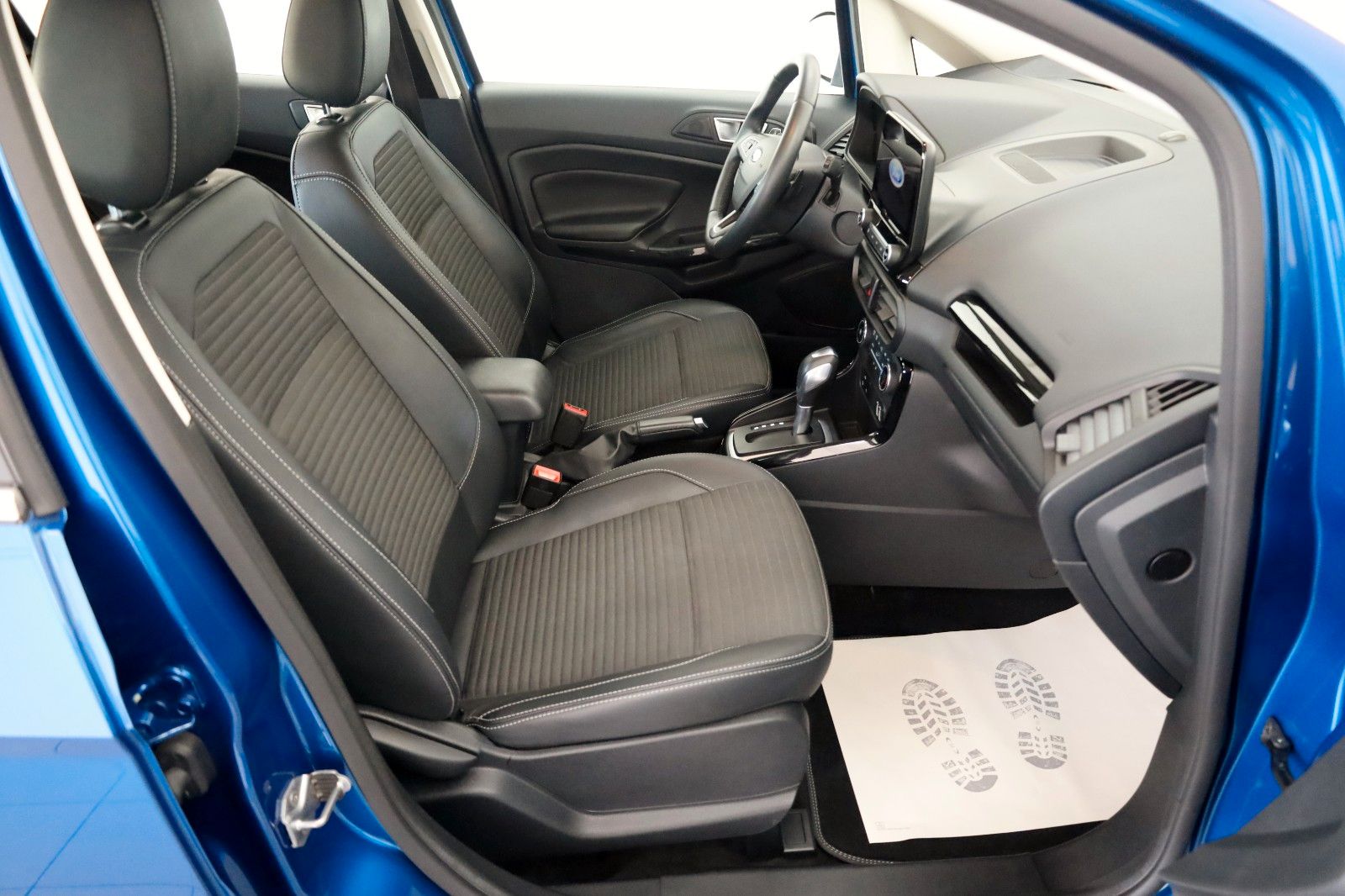 Fahrzeugabbildung Ford EcoSport Titanium Bi-Xenon,Kamera,SH,PDC,SR+WR