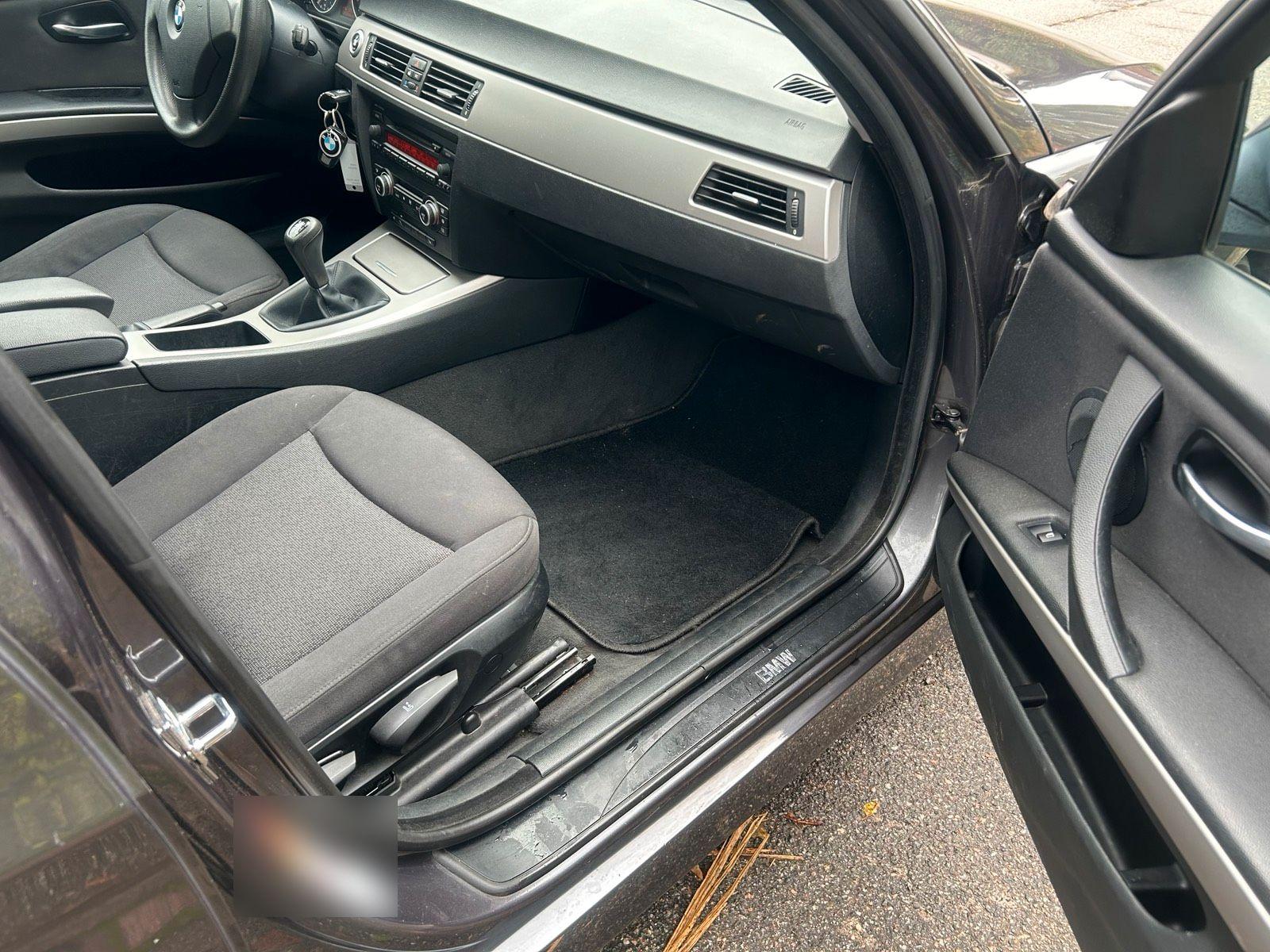 BMW 320 2006 — photo 12