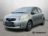Toyota Yaris 5p 1.3 Sol m-mt - Toyota Yaris: Halbautomatik