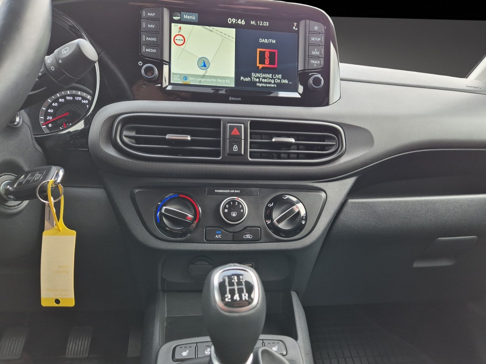 Fahrzeugabbildung Hyundai i10 1.0 EDITION 30/SHZ/NAVI/TEMP/LENKRADHZG/RFK