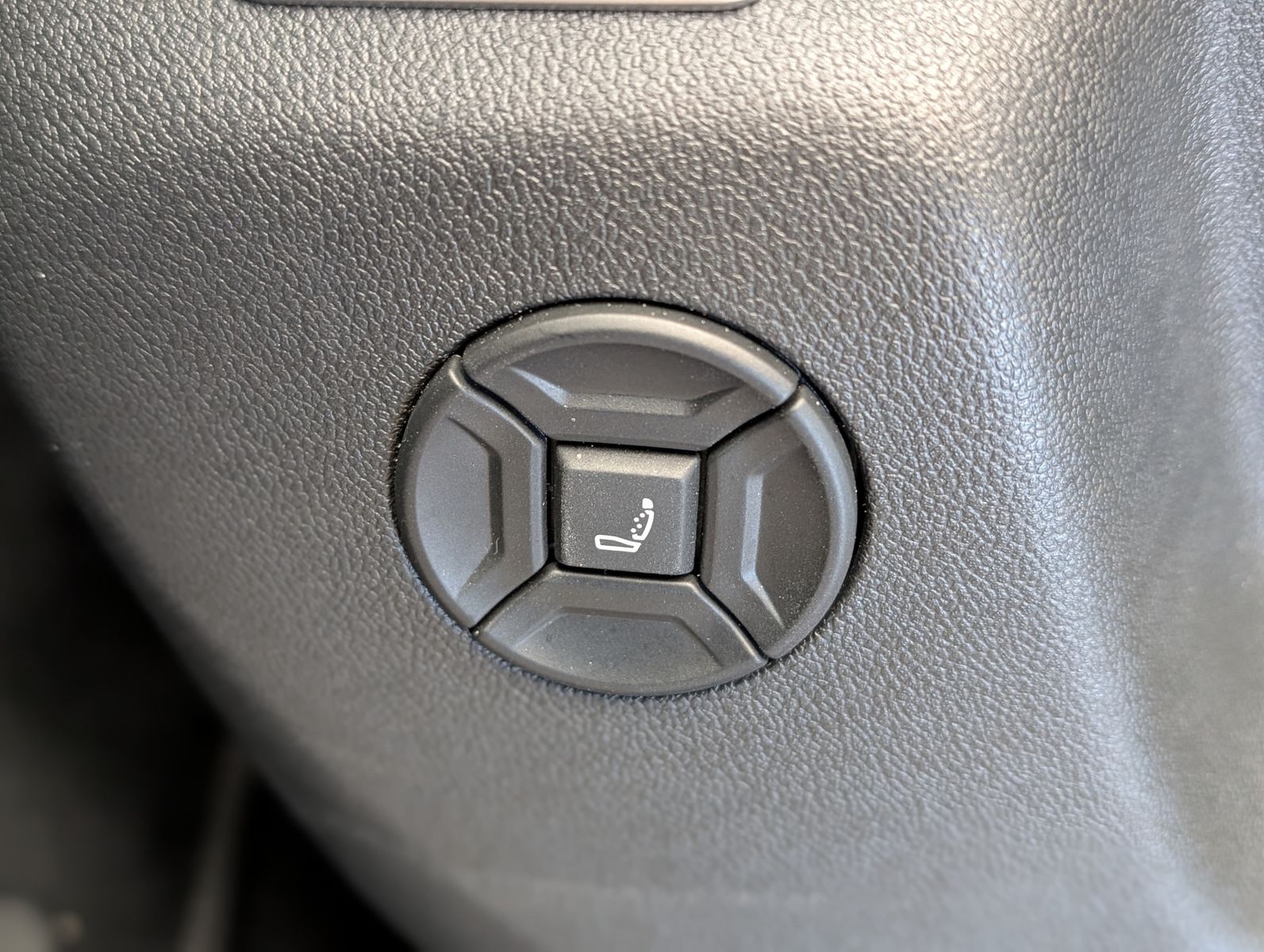 Fahrzeugabbildung Volkswagen Tayron 2.0 4M R-Line Launch Pano Matrix AHK 20"