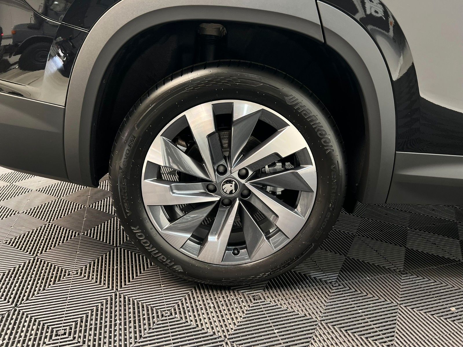 Fahrzeugabbildung SKODA Kodiaq Selection - 7Si - AHK - Navi - DSG