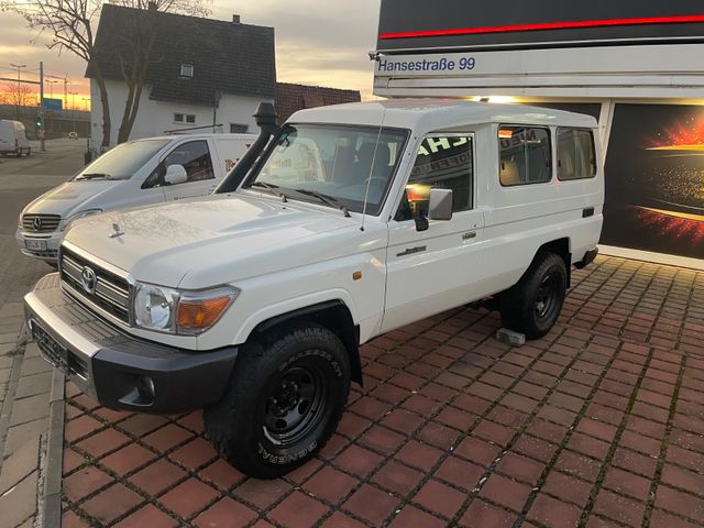 Toyota Land Cruiser HZJ78 Klima 8Sitze 118.000KM TüvNeu