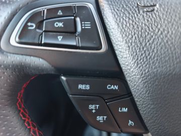 Ford EcoSport ST-Line*LED*Navi*Navi*SHZ*PDC*