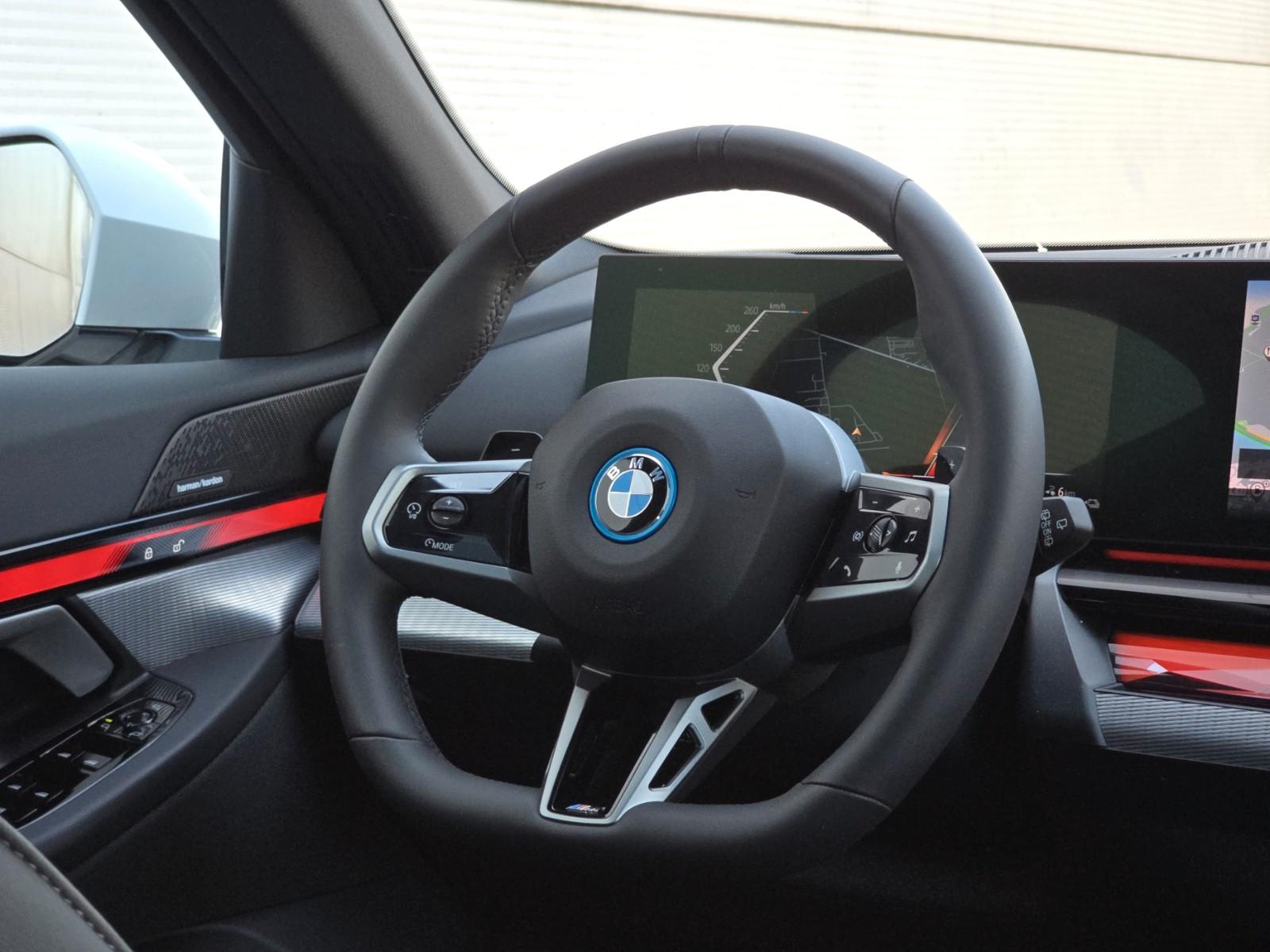 BMW 530e M Sport (Kamera/Panorama/H&K)
