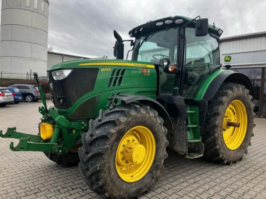 John Deere 6215R