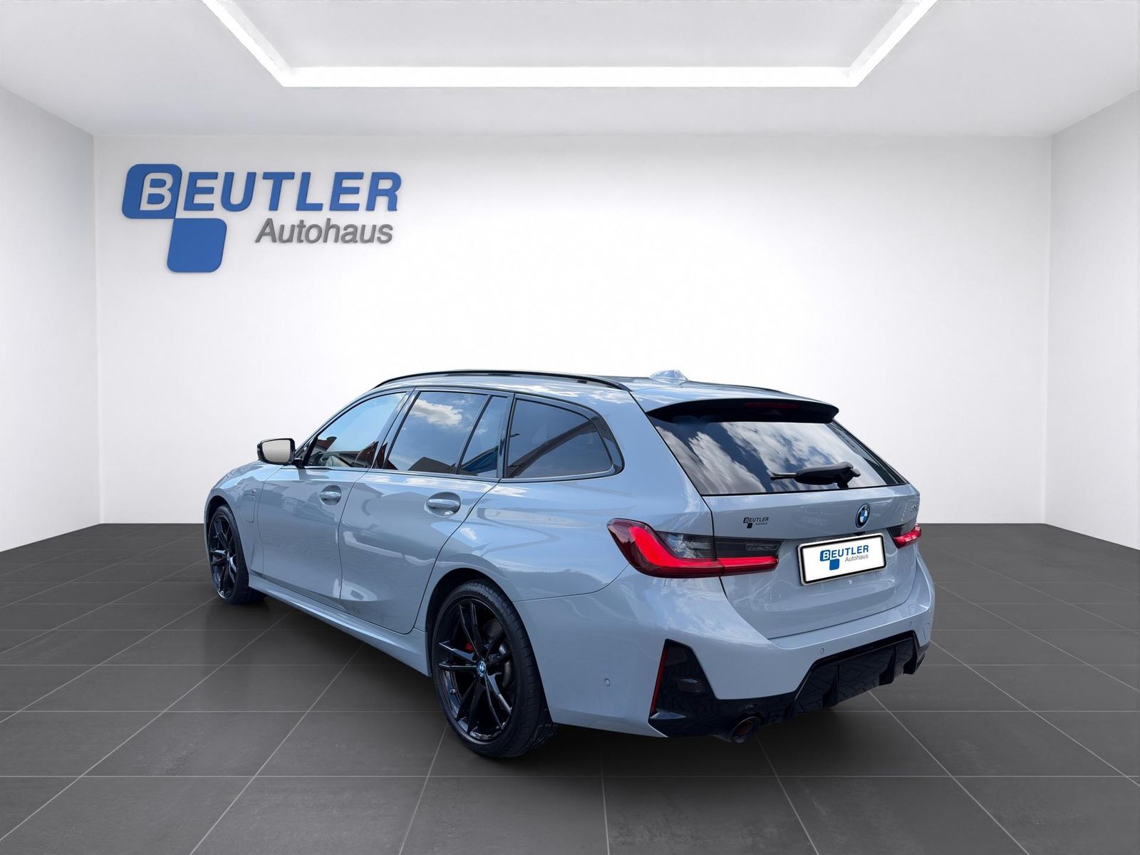 BMW Touring 330e M Sport PRO 19" HUD eAHK Pano imagem 3