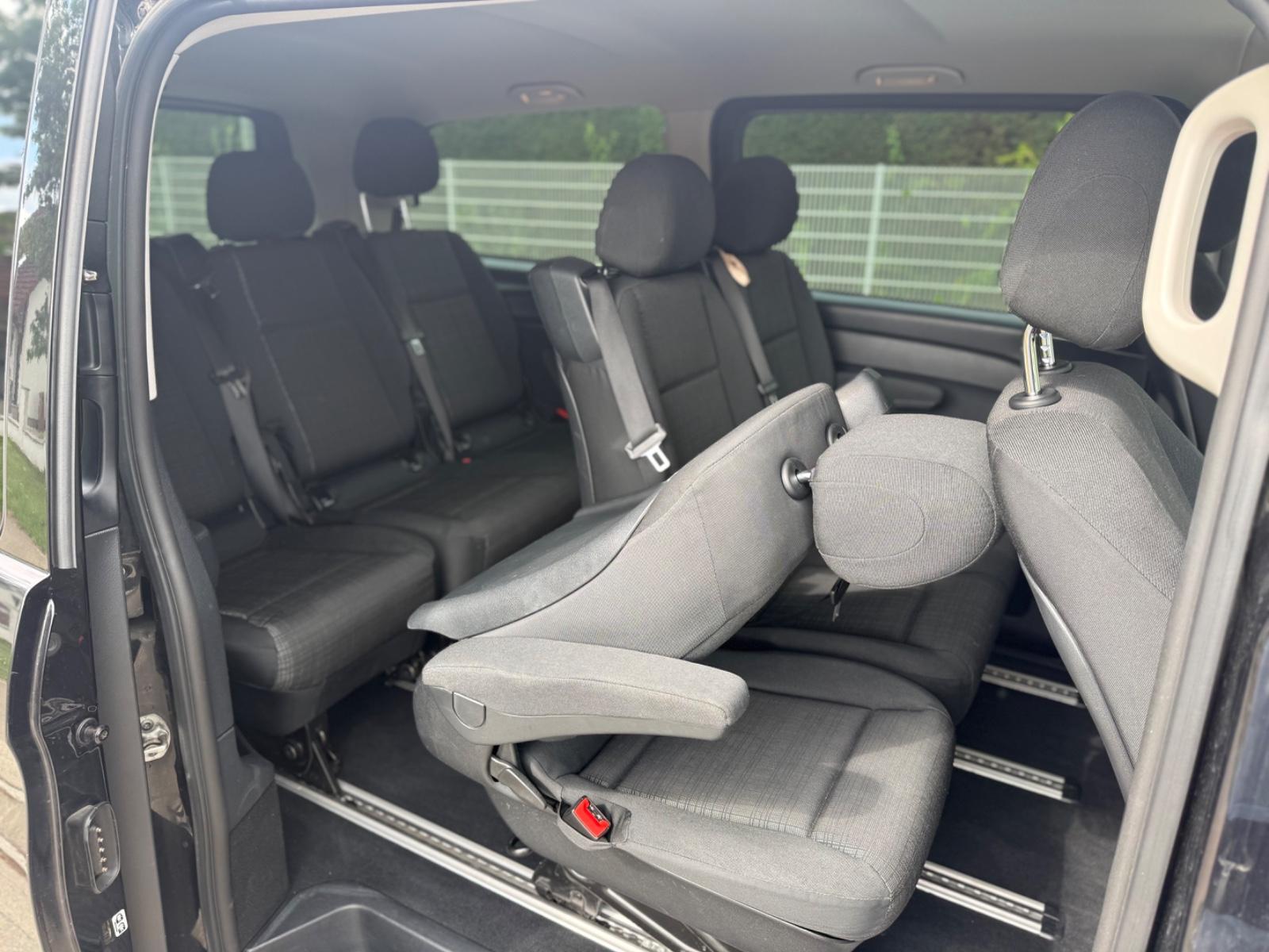 Mercedes-Benz Vito Tourer 4MATIC Lang,8-Sitze,Navi,Aut.,SHZ,AH