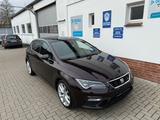 Seat Leon 1.8 FR*LED*PANO*AHK* - mit Benzin-Antrieb: Servolenkung, Limousine