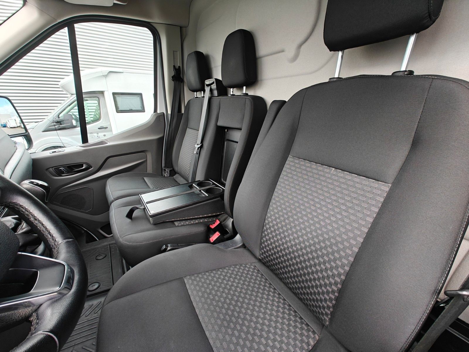 Fahrzeugabbildung Ford Transit Kasten 350EF L4 Trend, Navi, DAB, Kamera