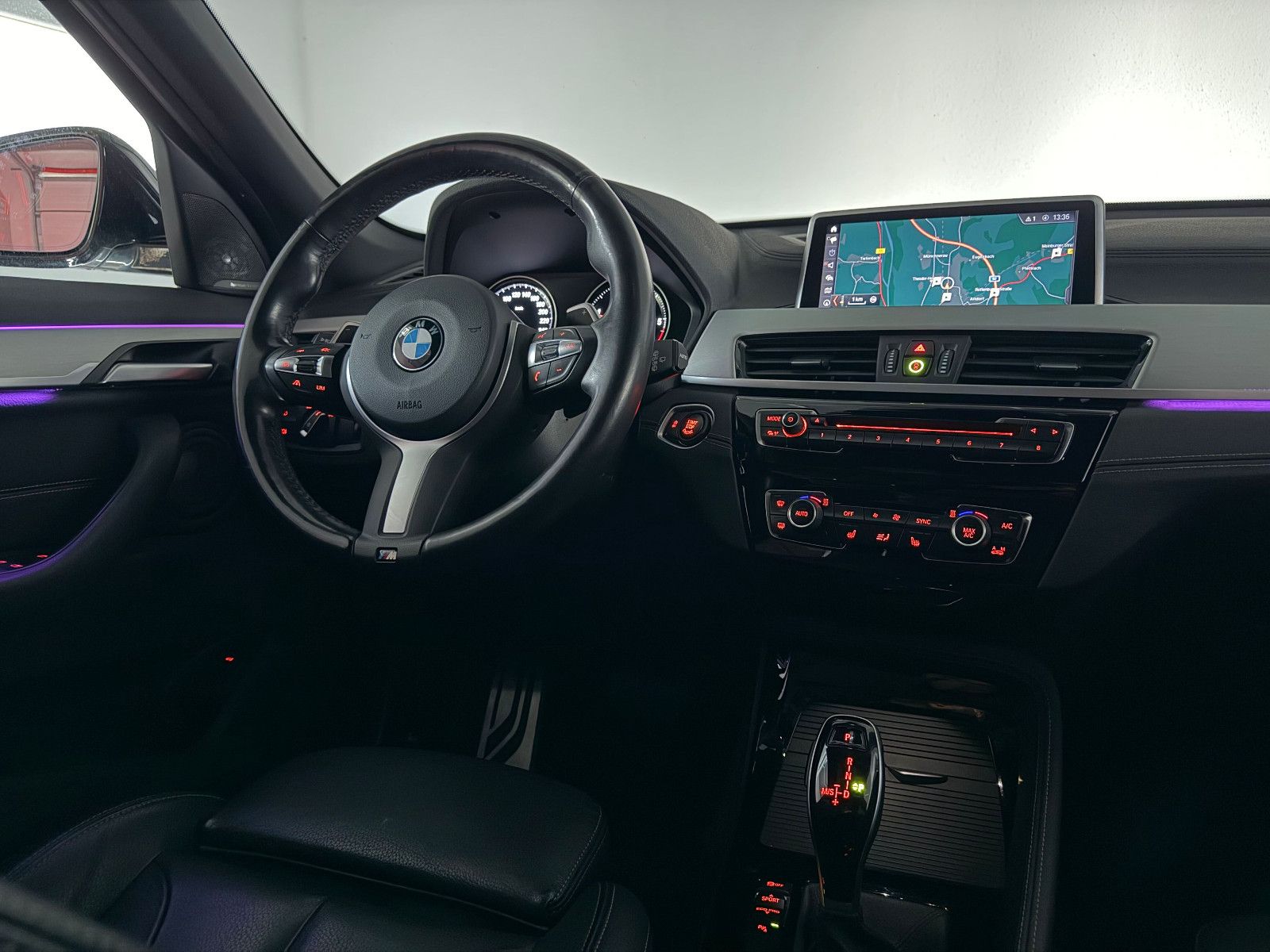 Fahrzeugabbildung BMW X1 sDrive 20 d M SPORT/KAM/LED/PANO/ACC