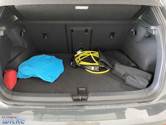 Golf VIII 1.4 TSI DSG GTE eHybrid NAVI KLIMA PAN