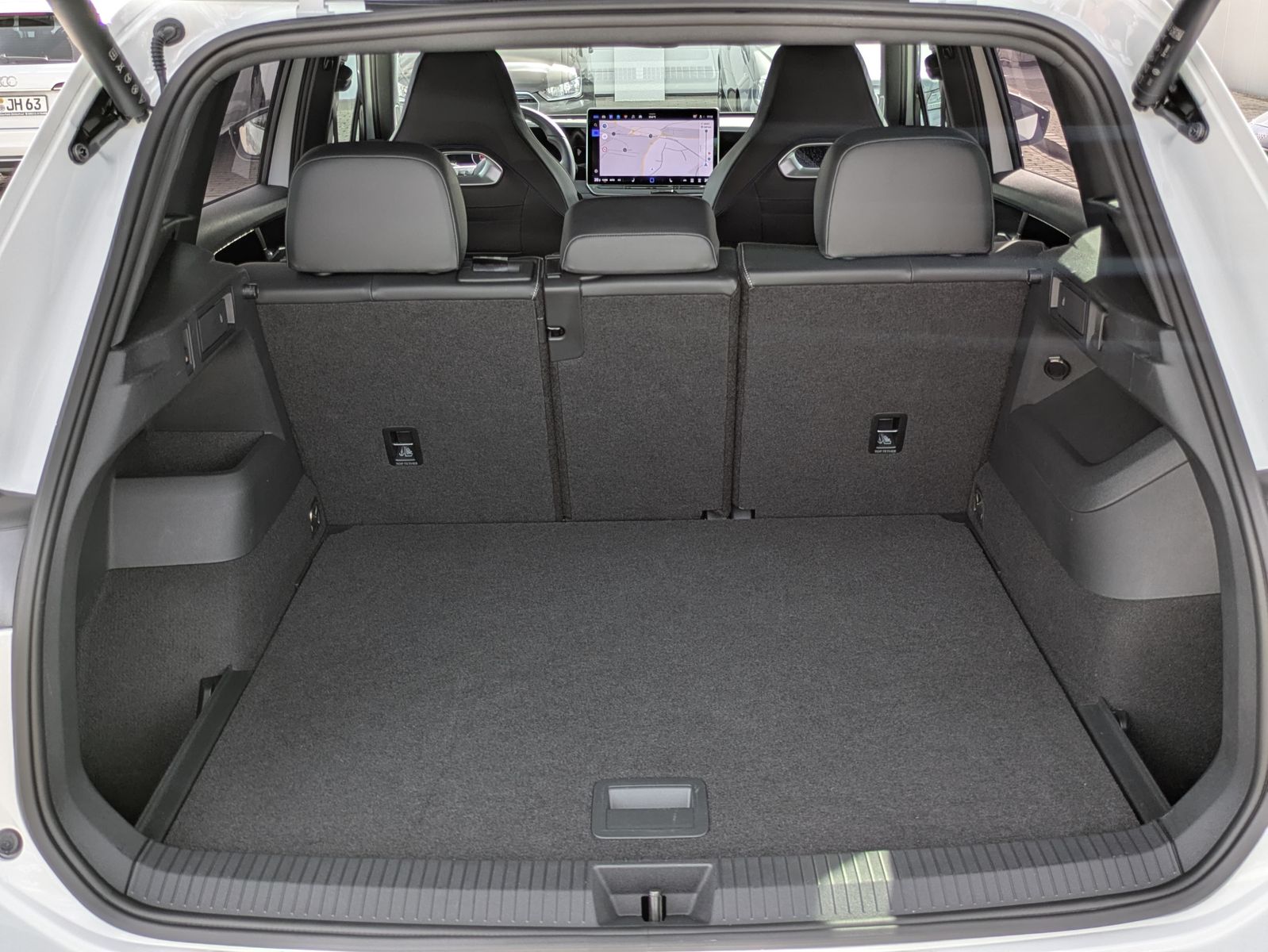 Fahrzeugabbildung Volkswagen Tiguan 2.0 TDI 4M R-Line PANO*H&K*AHK*MATRIX*20"