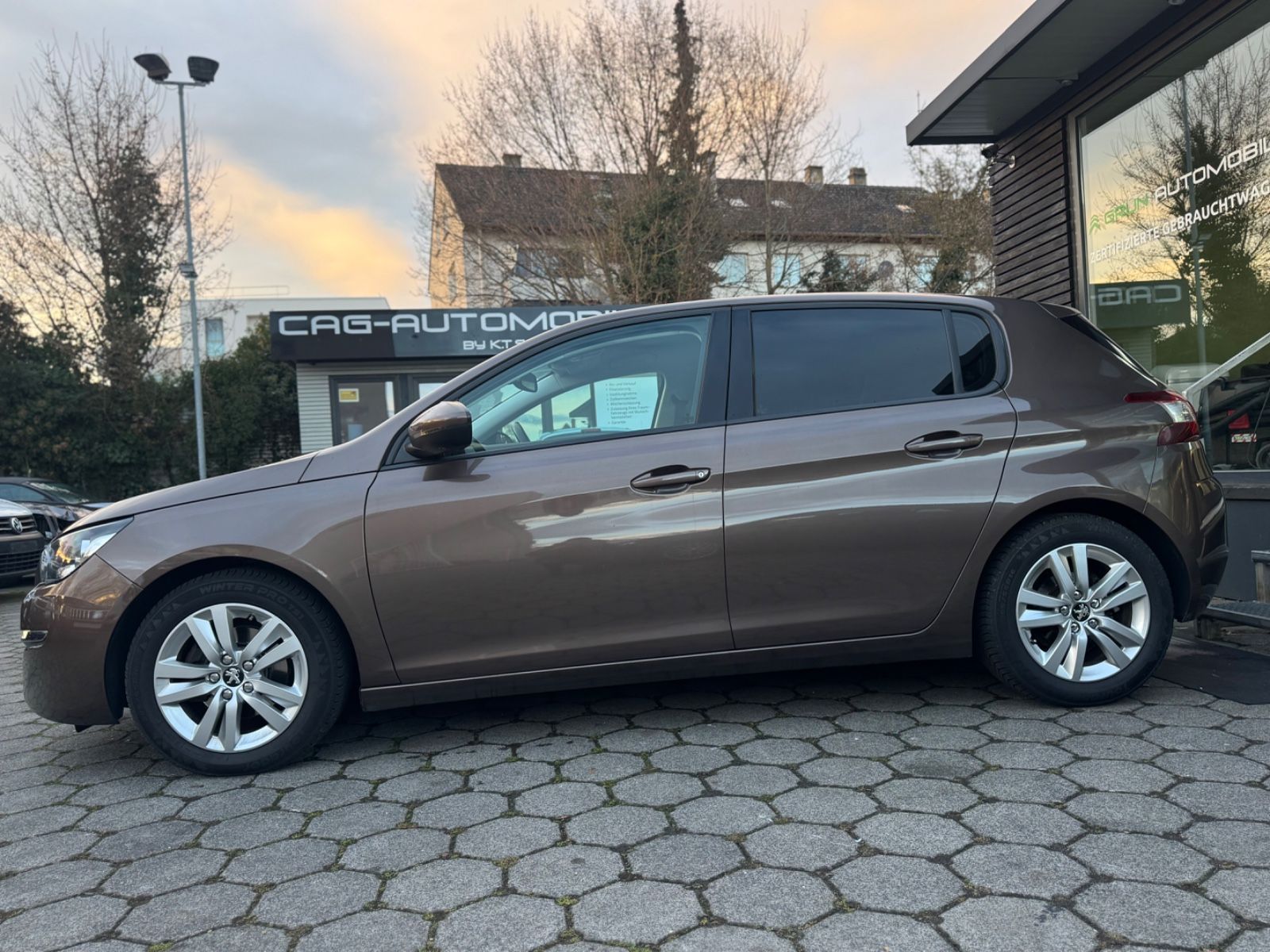 Fahrzeugabbildung Peugeot 308 Access Navi*PDC*SHZ*Garantie