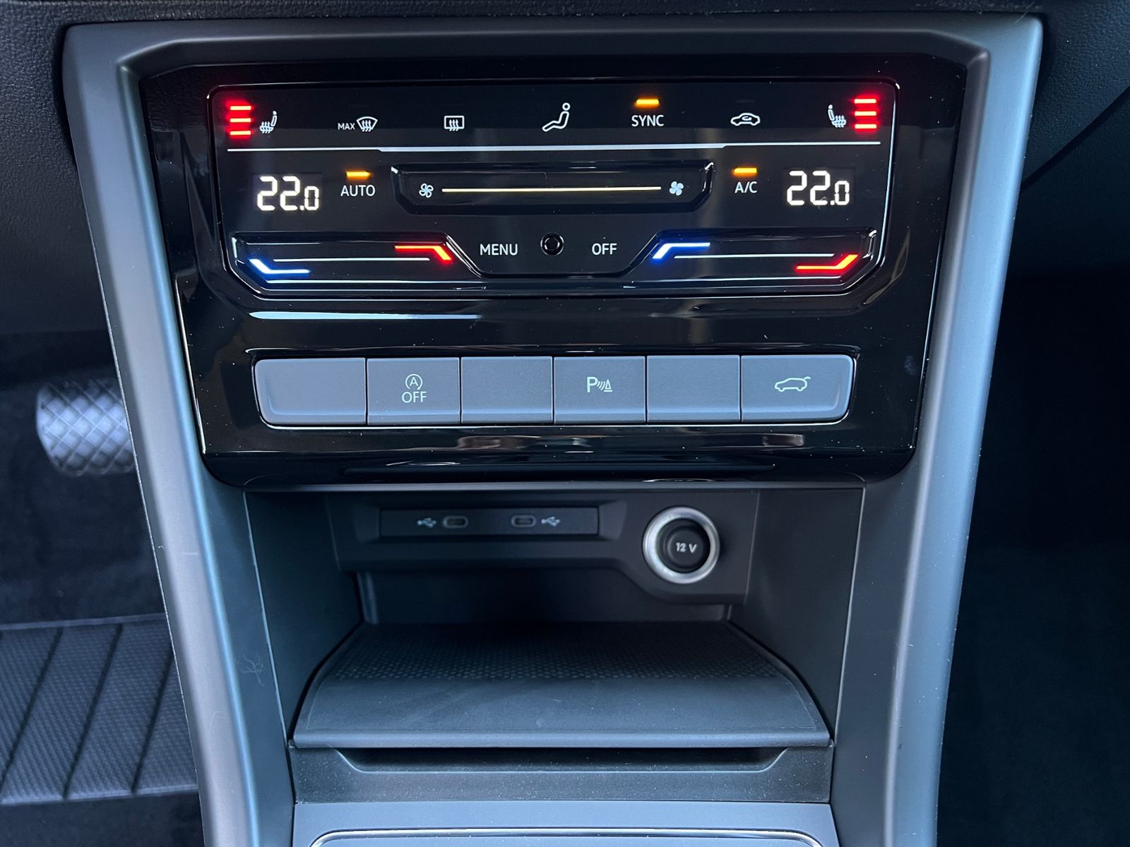 Fahrzeugabbildung Volkswagen Touran Comfortline 1.5 TSI DSG *7-Sitzer, Easy-O