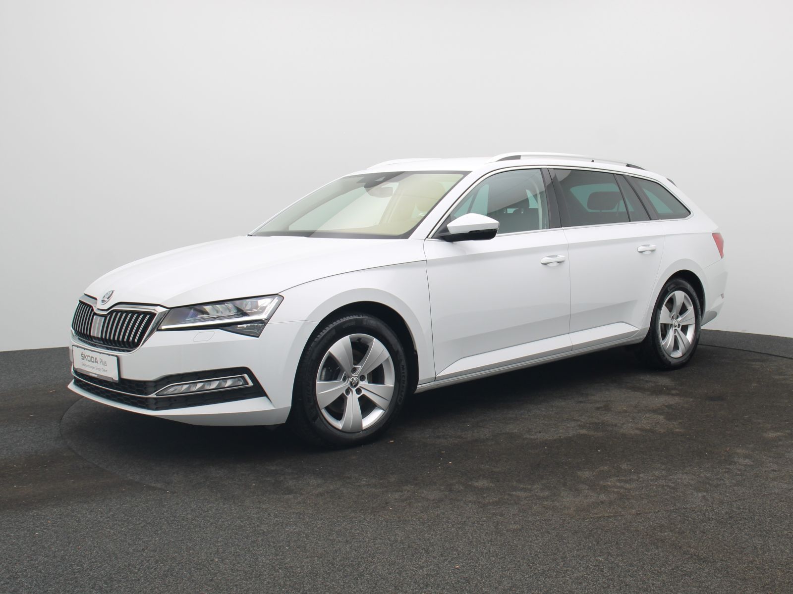 Skoda Superb - Bild 2