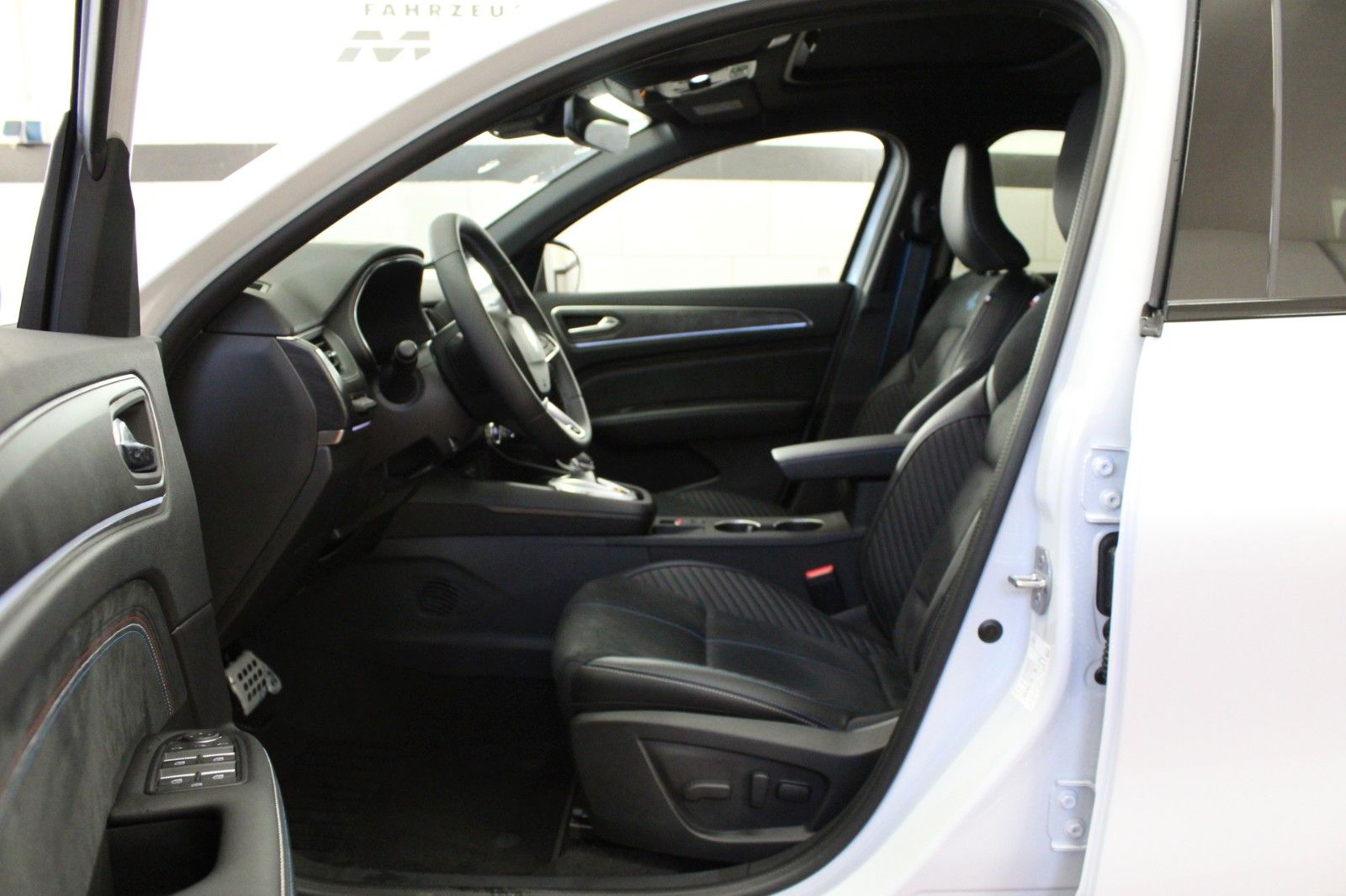 Fahrzeugabbildung Renault Arkana E-TECH Full Hybrid 145 Esprit Alpine