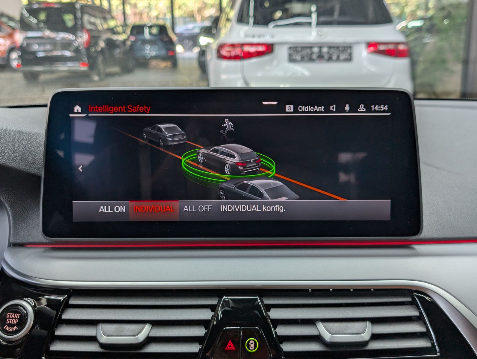 Fahrzeugabbildung BMW 520d M Sport MHEV LEDER HUD AMBI LED APP 4xSHZ