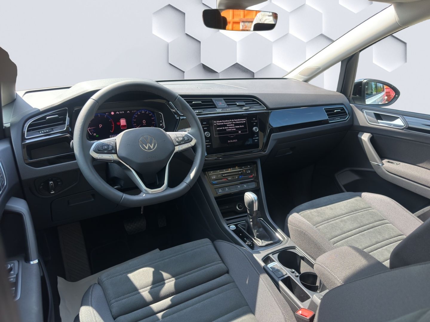 Touran Highline 1.5l DSG StHz Panodach Navi AHK