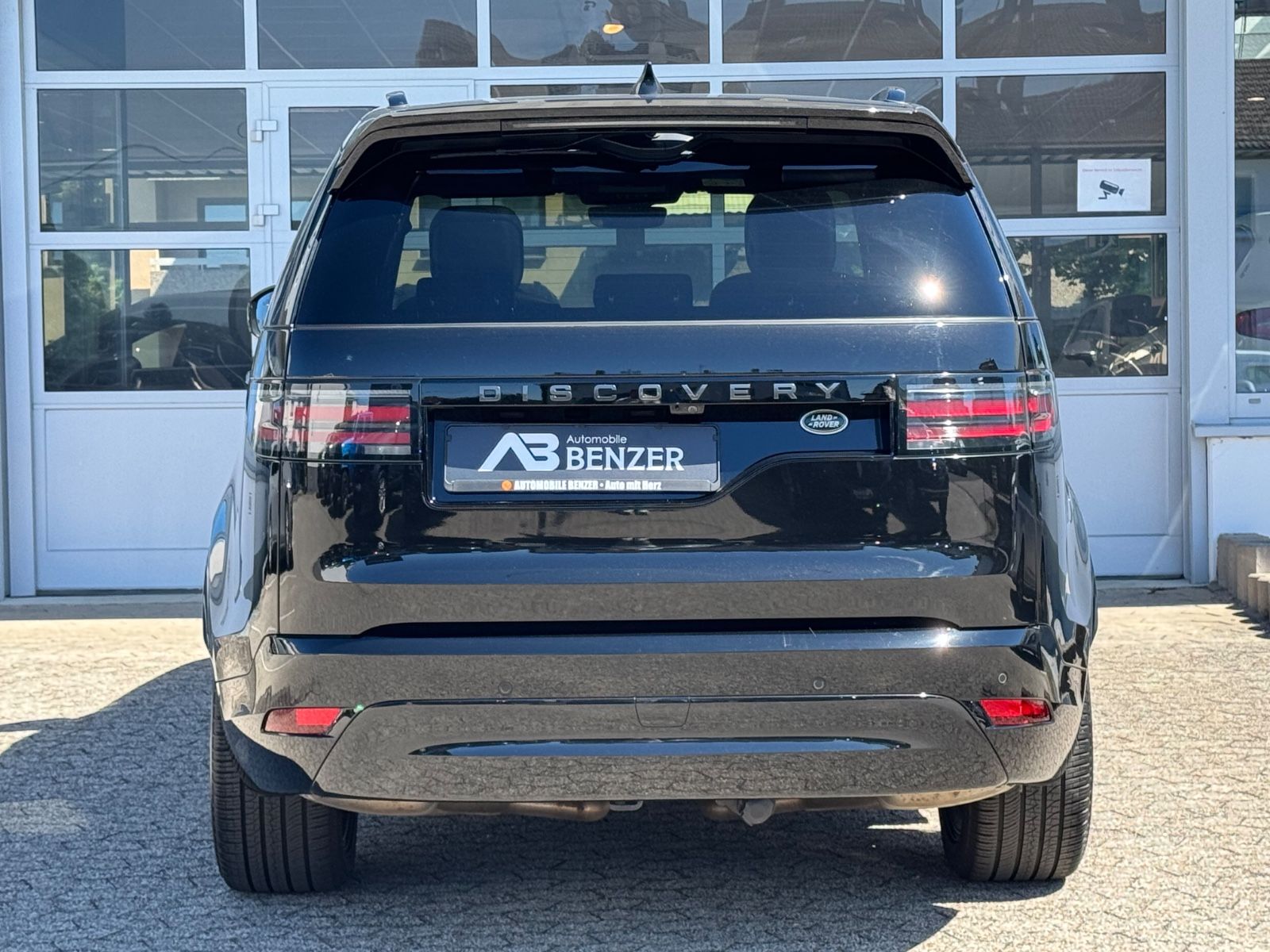 Fahrzeugabbildung Land Rover Discovery  R-Dynamic AWD/7-SITZER/360'°Cam/AHK