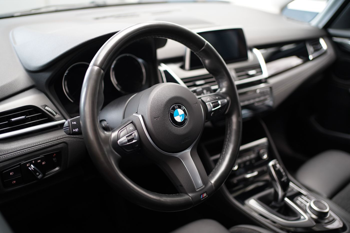 Fahrzeugabbildung BMW 218i Gran Tourer Sport Line LED+AHK+Rückfahrkame