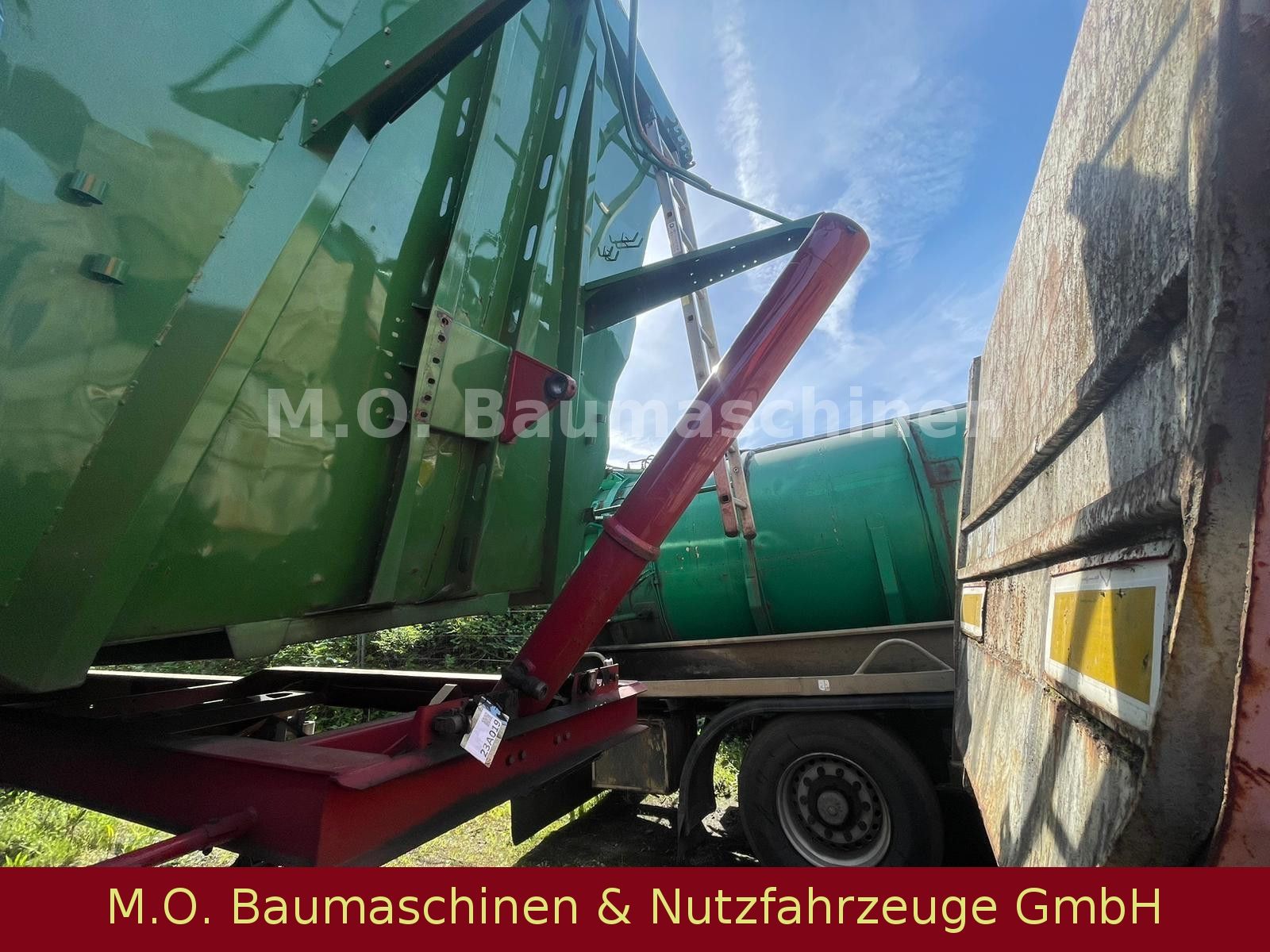 Fahrzeugabbildung Andere Kloos Ferrotrailer /Großraumstahlmulde/ca.70 m³/