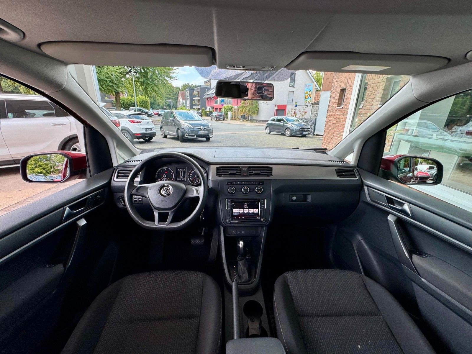 Fahrzeugabbildung Volkswagen Caddy Navi/Bluetooth/PDC/Klimaaut./Alufelgen