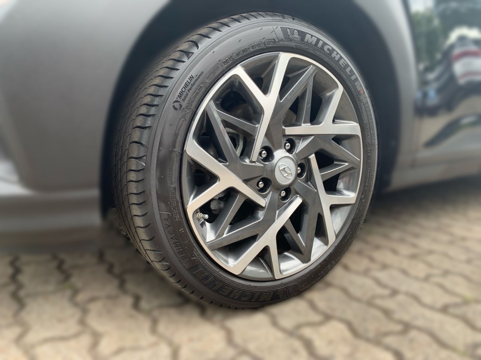 Fahrzeugabbildung Hyundai Kona 1.6 GDI Trend Hybrid LED Navi Kamera
