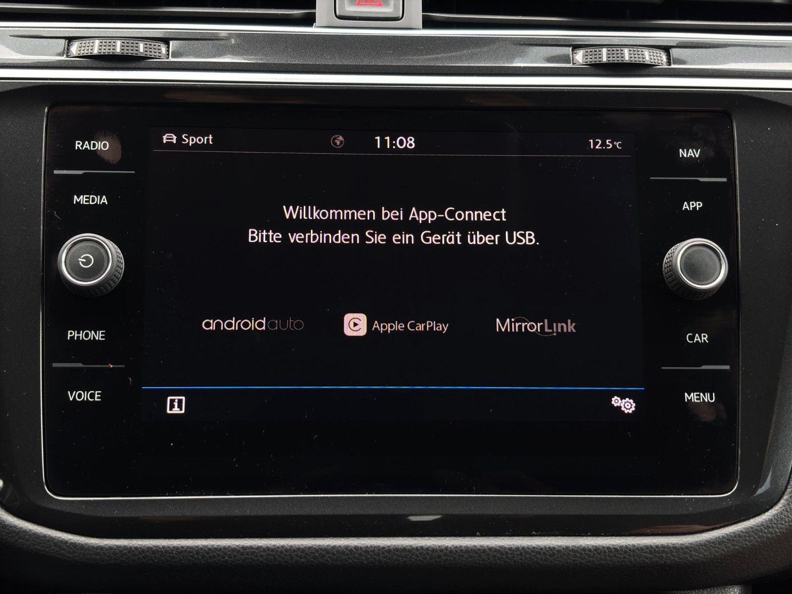 Fahrzeugabbildung Volkswagen Tiguan R-Line 4Motion*Sportauspuff*Dig.Cock*AHK*